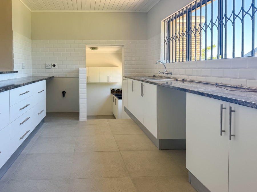 4 Bedroom Property for Sale in Stellenberg Western Cape